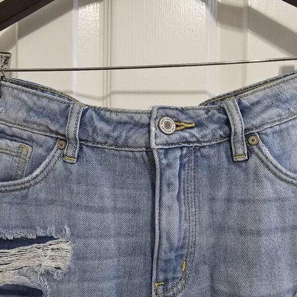 KanCan distressed 90s grunge style denim light wash jean shorts 13/30 - Picture 11 of 11